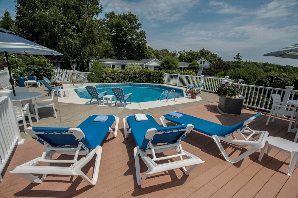 Glen Cove Inn and Suites 27/50
