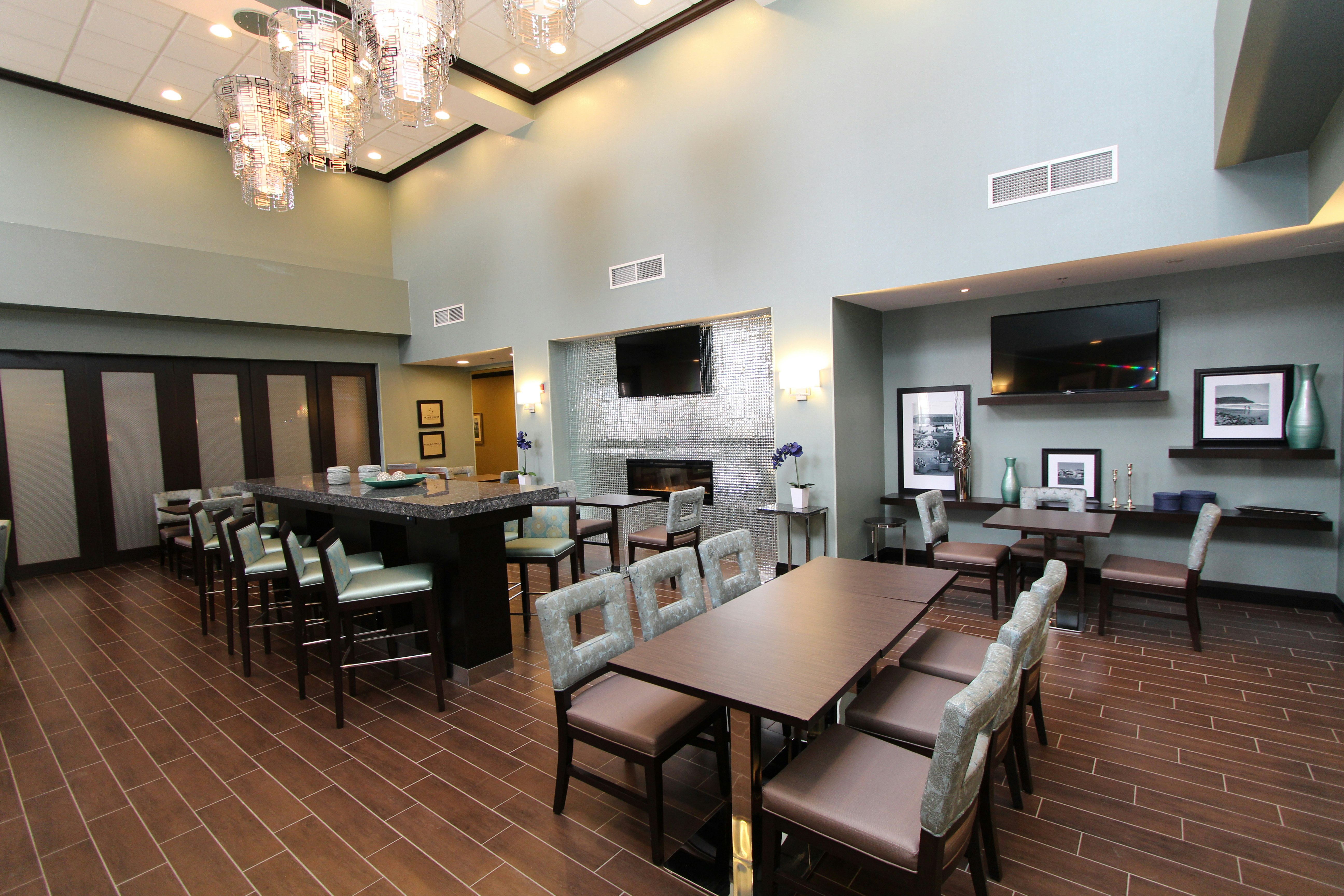 Hampton Inn and Suites by Hilton St Johns Airport 25/40