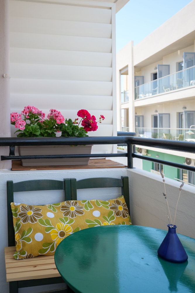 Happiness Apartments 60/75