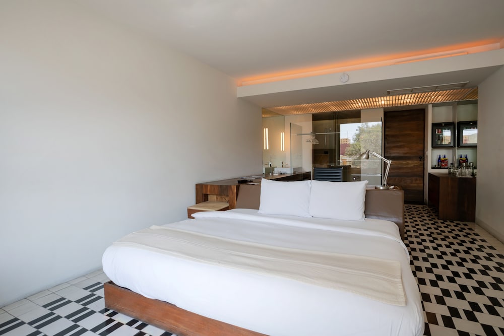 Room, King Bed