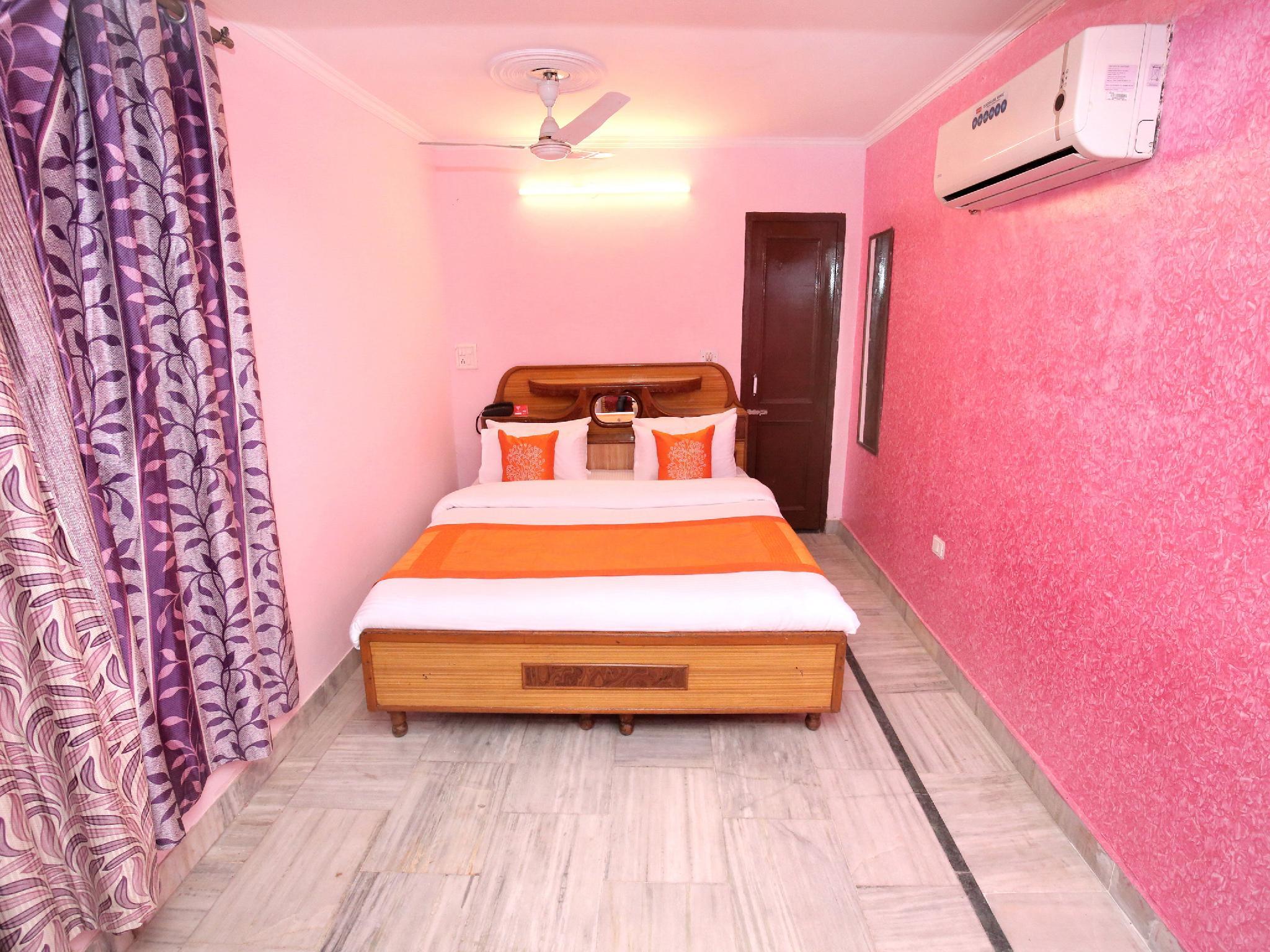 Oyo 10384 Hotel Rajesh Palace 25/30