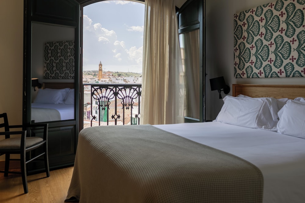 SUPERIOR, DOUBLE OR TWIN BED, CITY VIEW