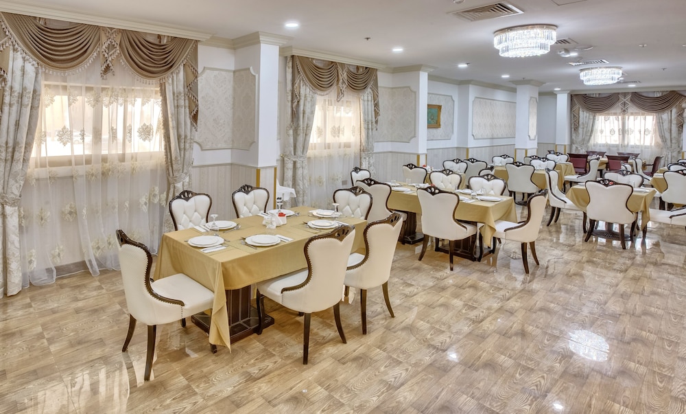 Royal Hotel Sharjah 21/24