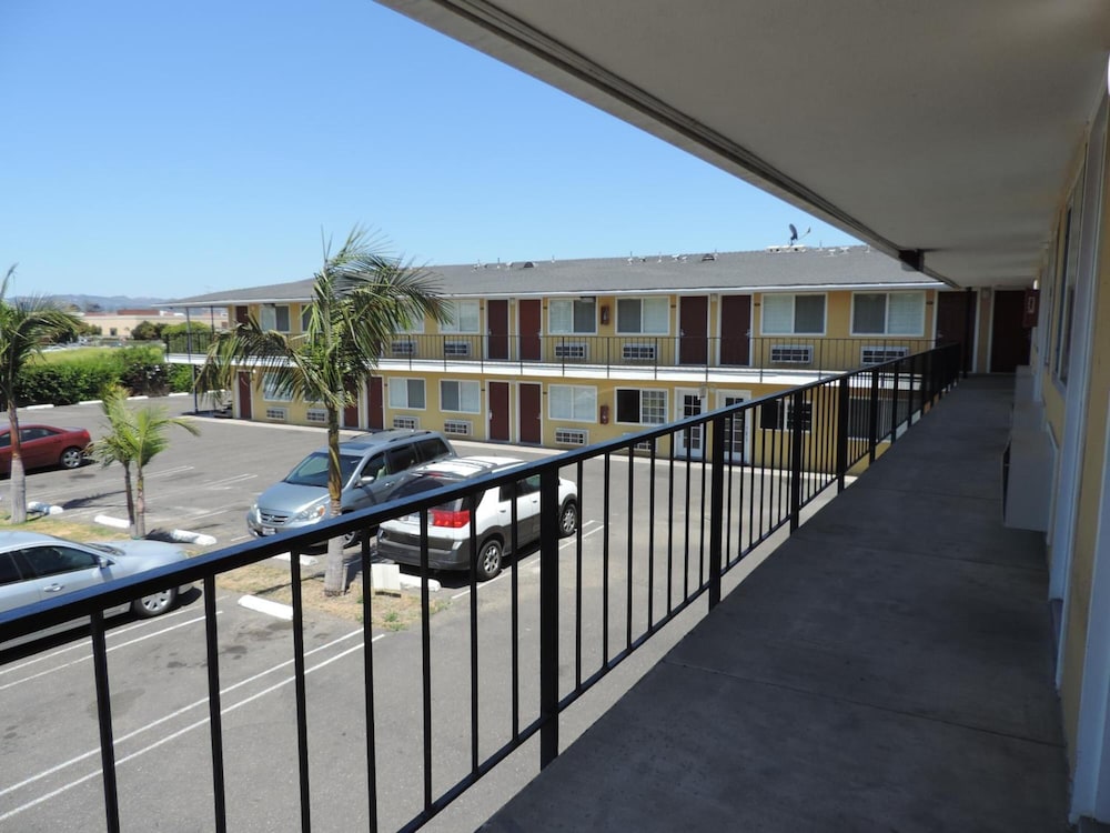 Lotus Of Lompoc - A Great Hospitality Inn 28/32