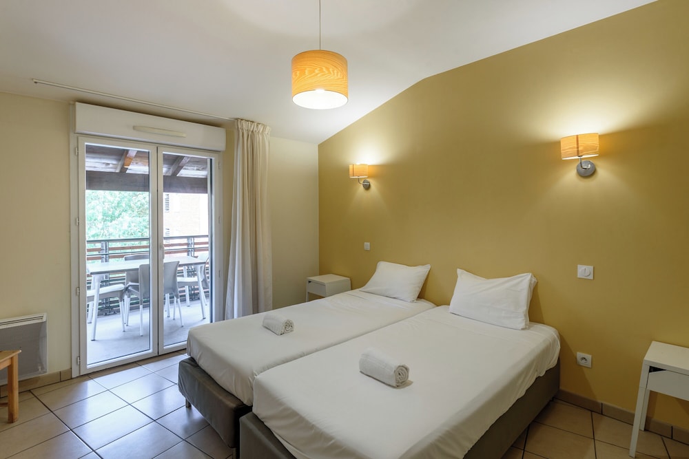 2 BEDROOMS, APARTMENT