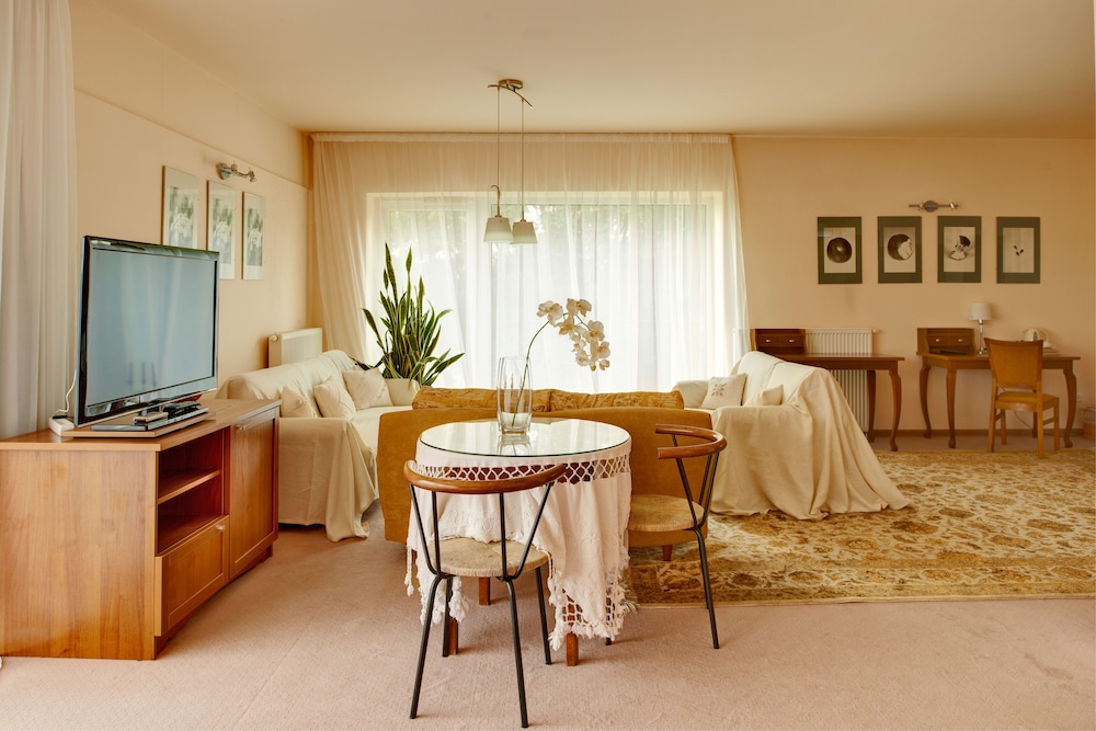 Romantic Boutique Hotel Amp Spa 63/71