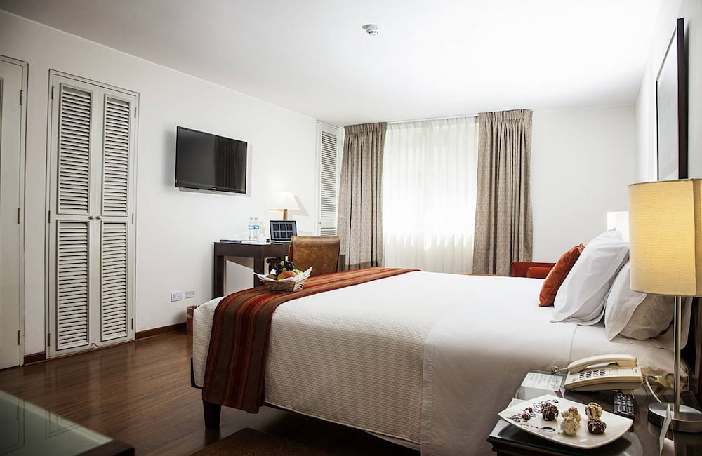 ROOM, SINGLE, DOUBLE BED