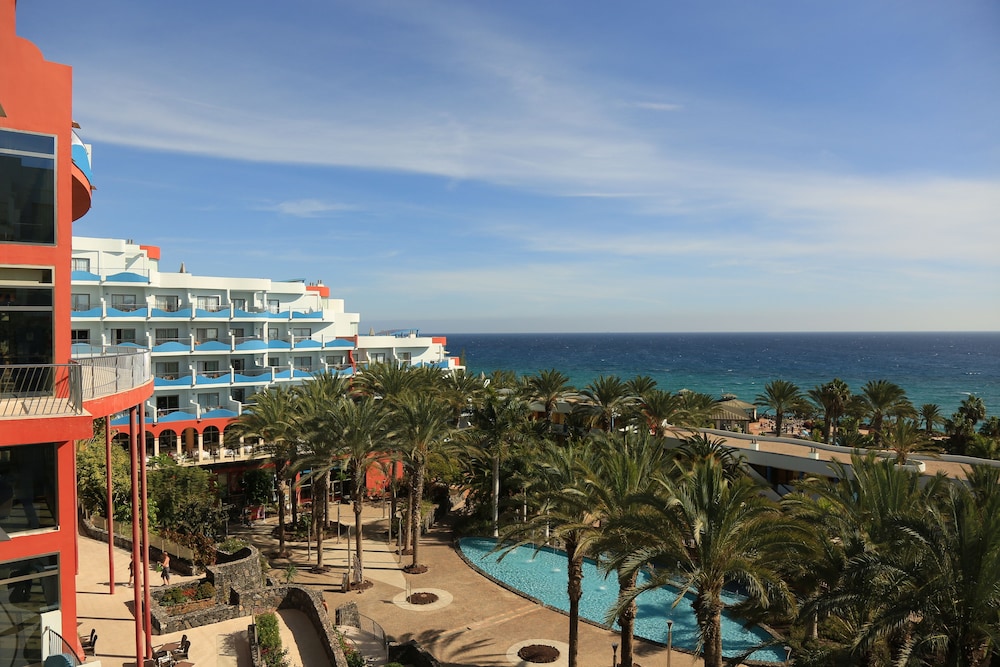 R2 Hotel Pajara Beach 40/48