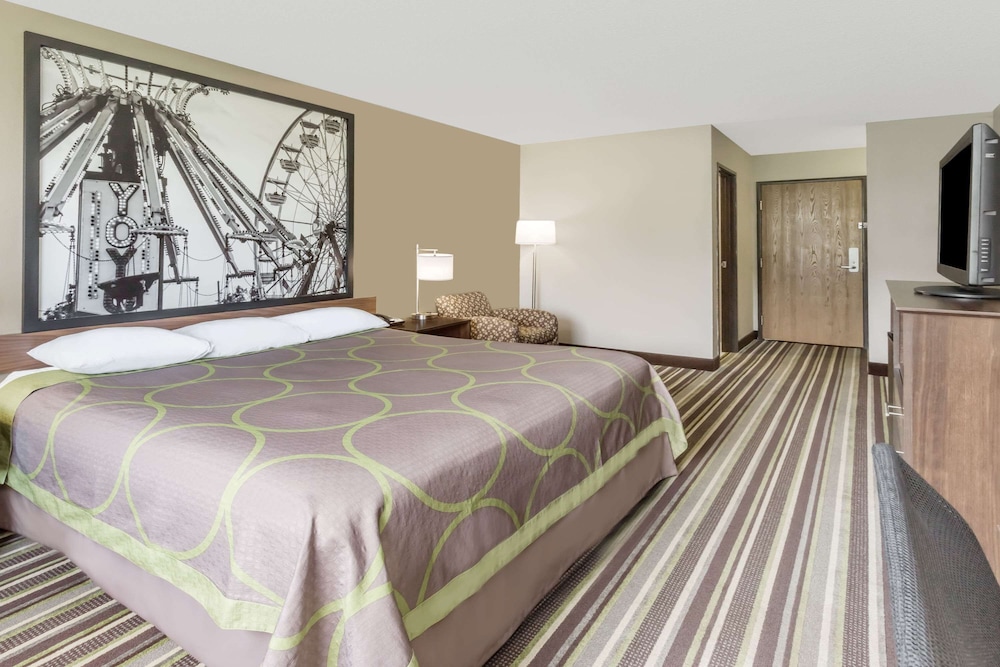 Super 8 By Wyndham Plymouth 9/21