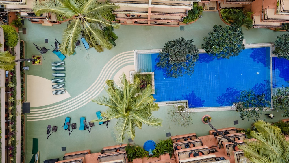 ニールムズ ザ グランド 写真1