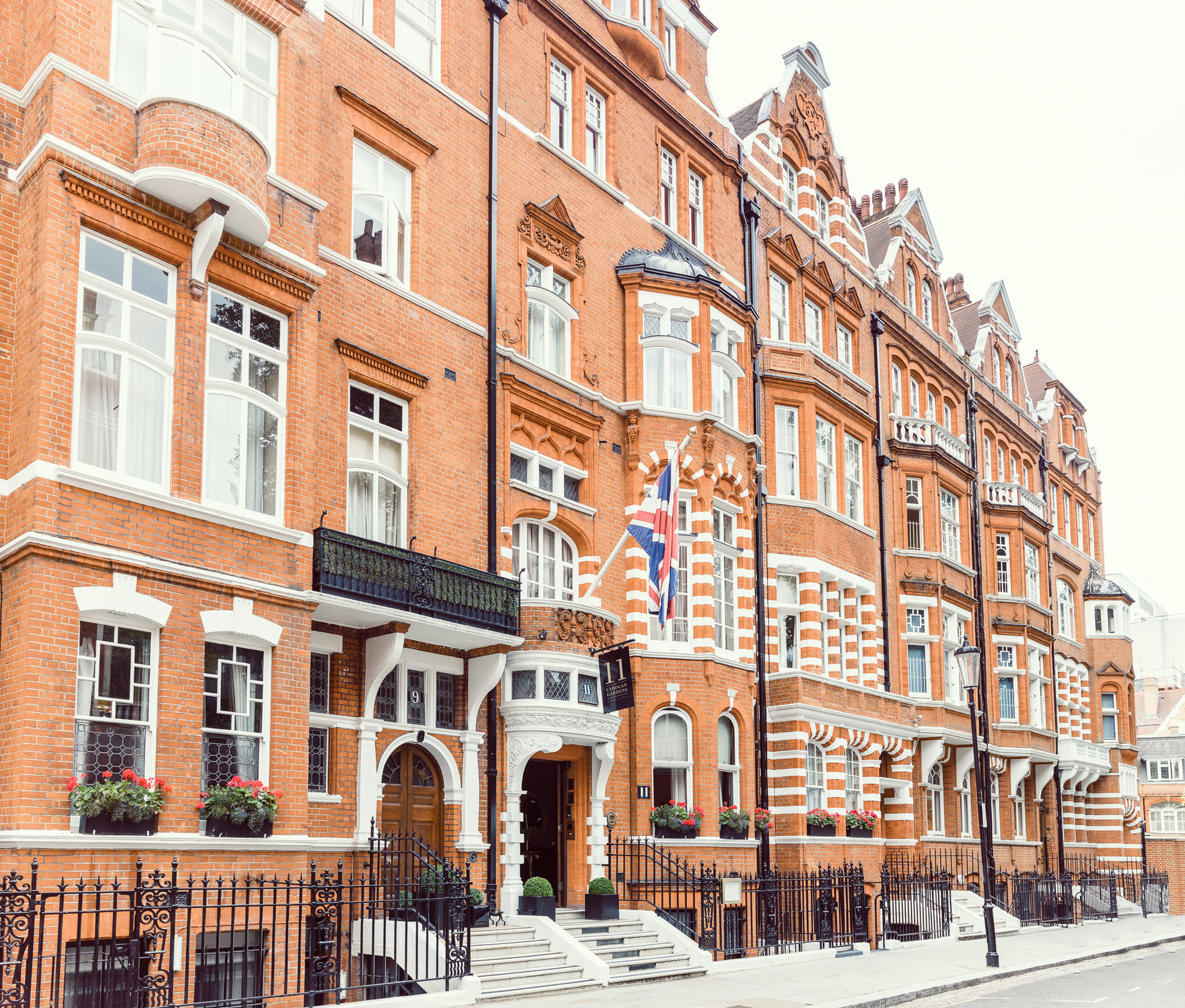 No 11 Cadogan Gardens Hotel 75/82
