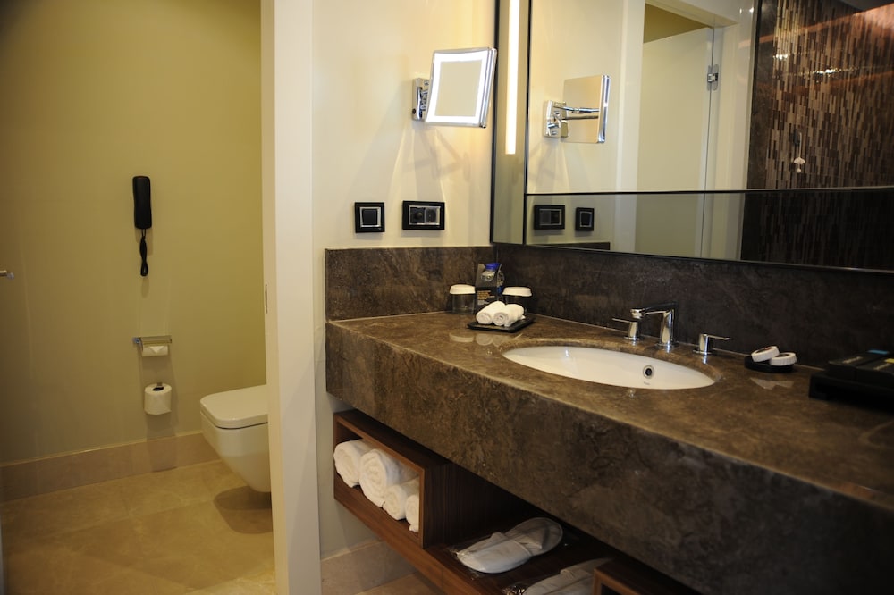 Pullman Istanbul Hotel And Convention Center 49/50