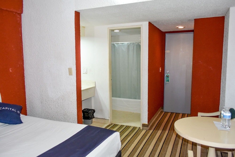 Hotel Costa Ensenada 28/68
