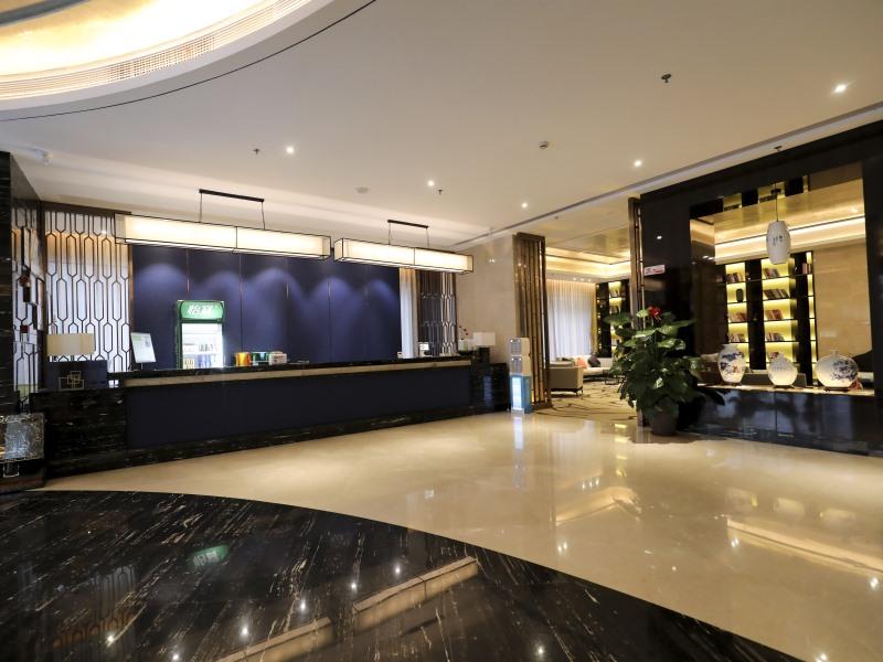 Lobby at GreenTree Eastern Jingde Town Railway Station Hotel, JINGDEZHEN