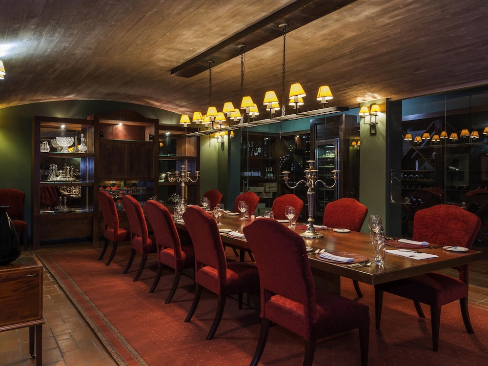 No. 5 Boutique Art Hotel 33/48