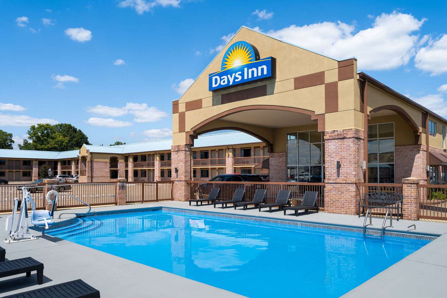 Days Inn By Wyndham Conway 4/33