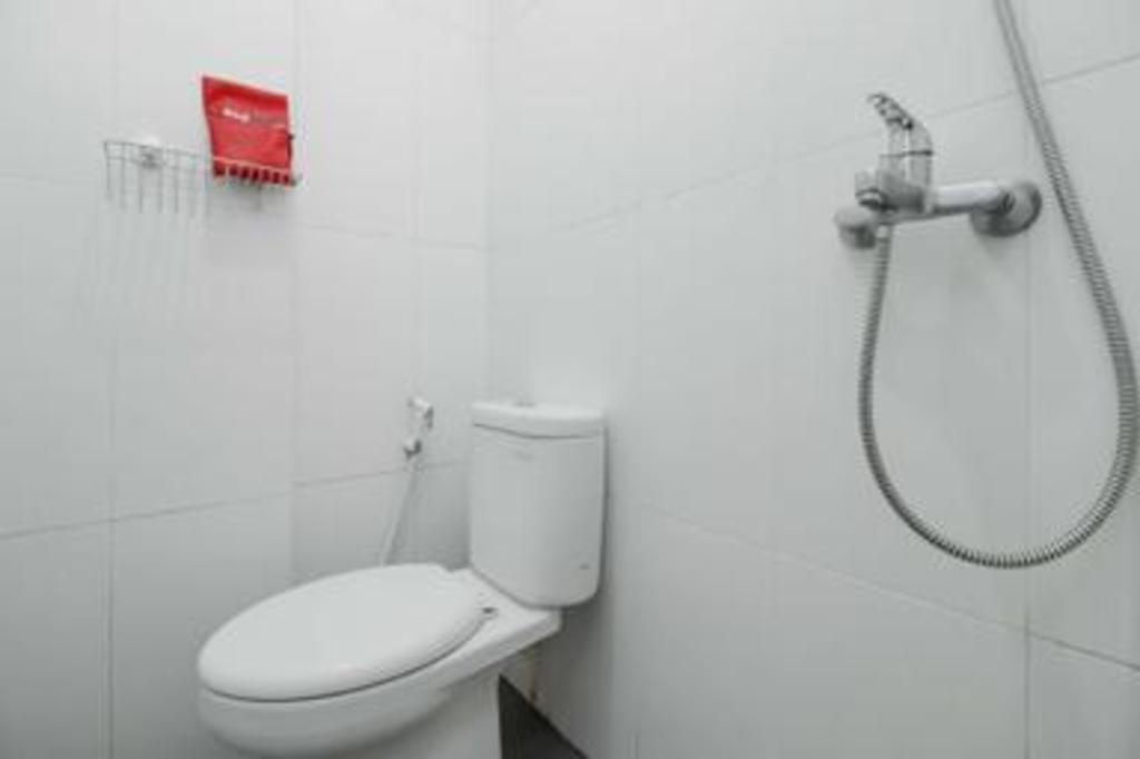 Reddoorz Near Siloam Hospital Palembang 53/56