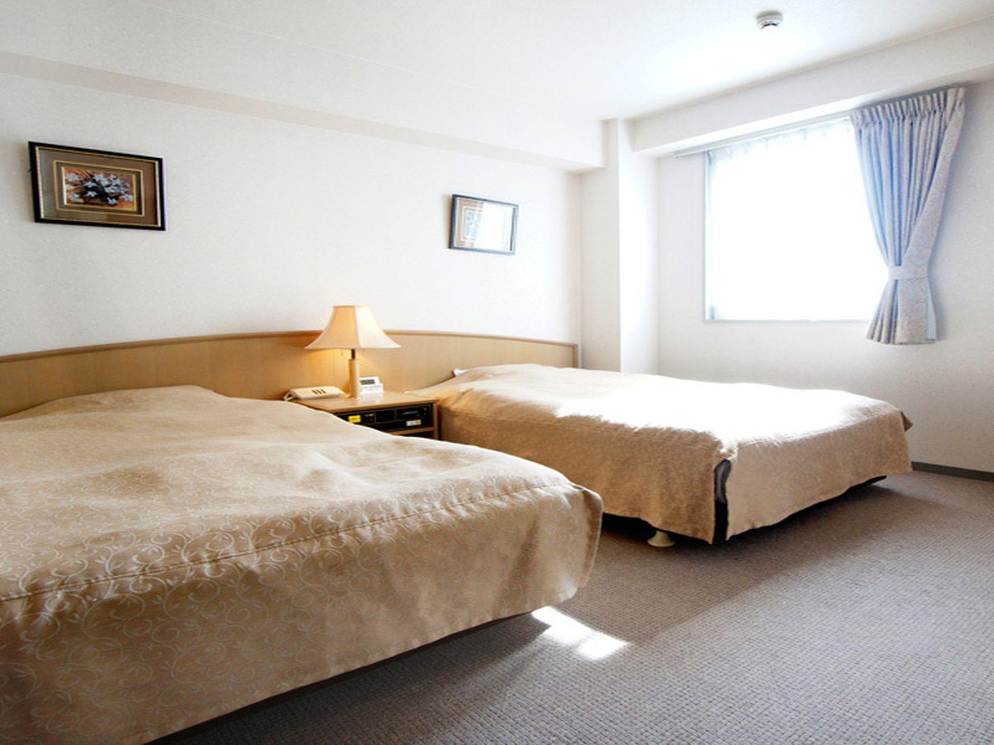 Type B, Twin Beds, Smoking