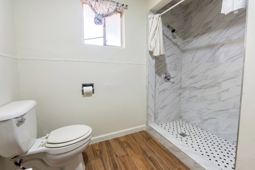 Full Bed Non-Smoking، Oak Motel Modesto CA 5/7