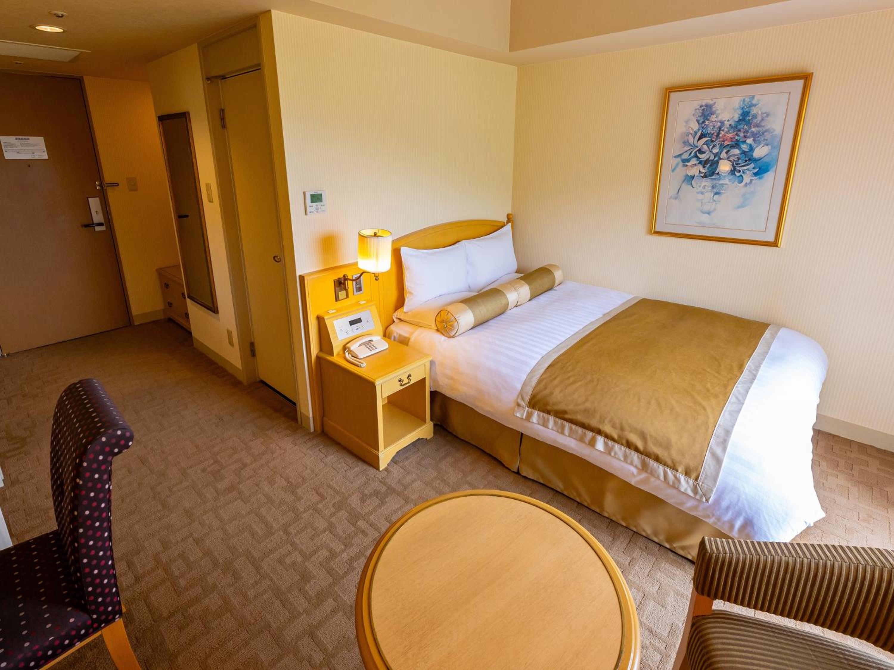 Superior, Semi Double Bed, Station View