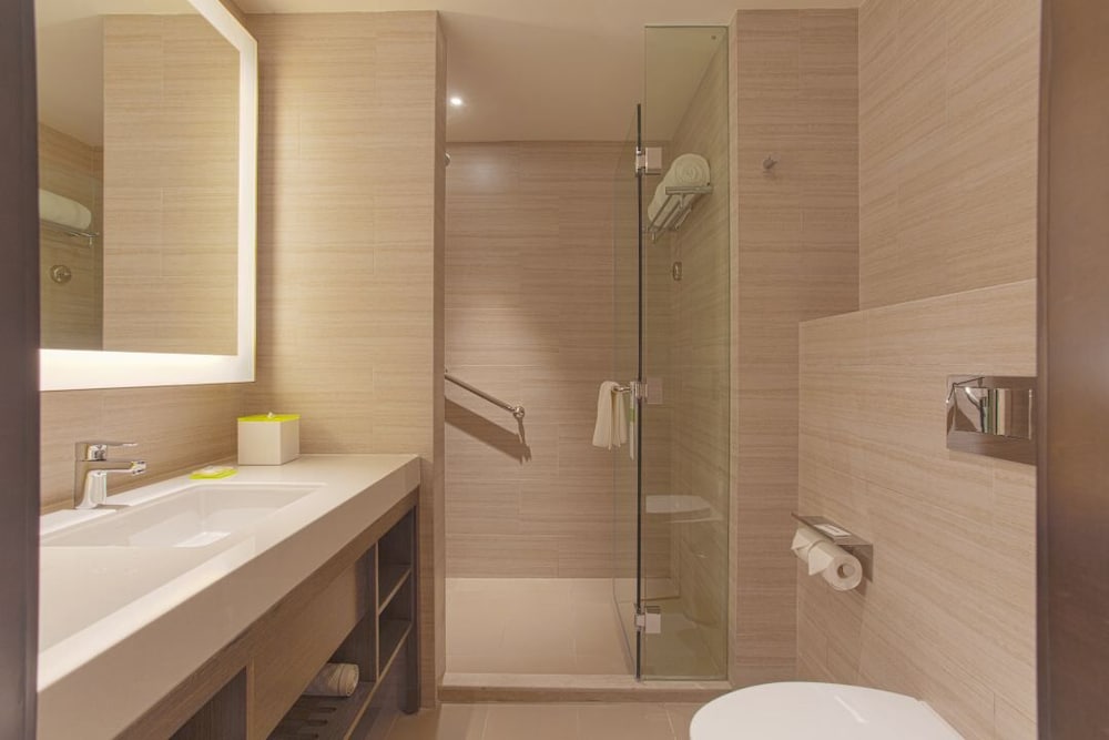 Studio, King Bed, Sofa, Kitchen