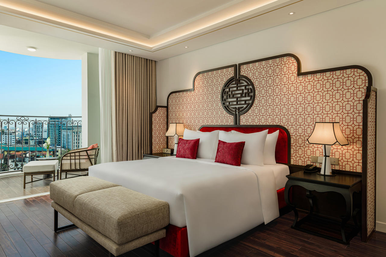 Grand Royal Riverside Hue 19/43