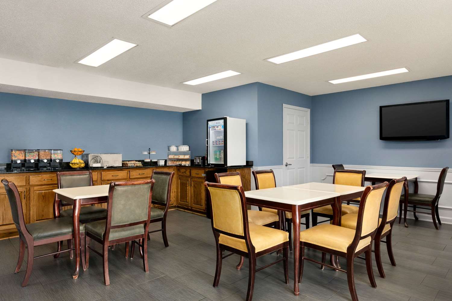 Baymont by Wyndham Warner Robins 52/63