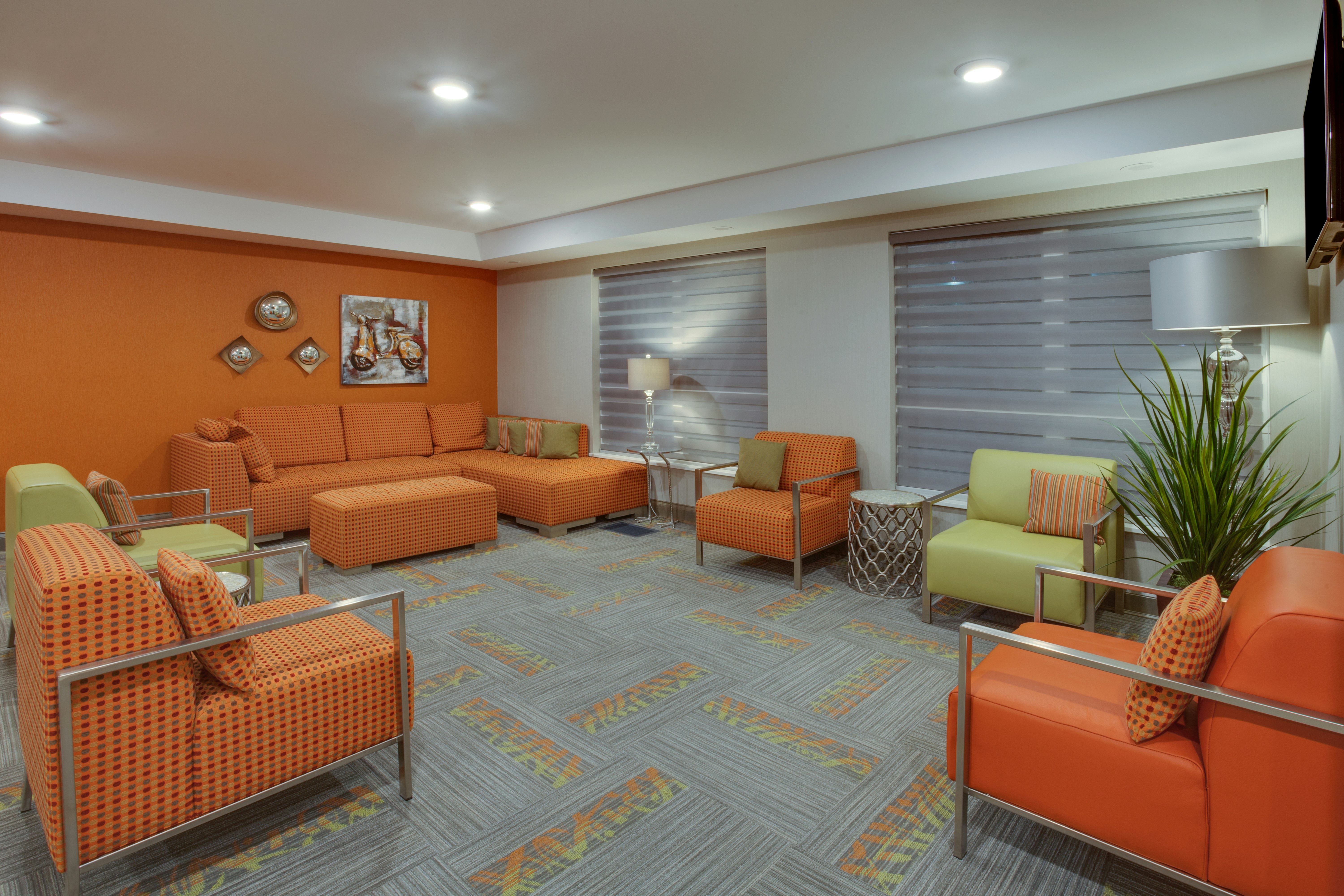 Holiday Inn Express Suites Fredericton 50/76