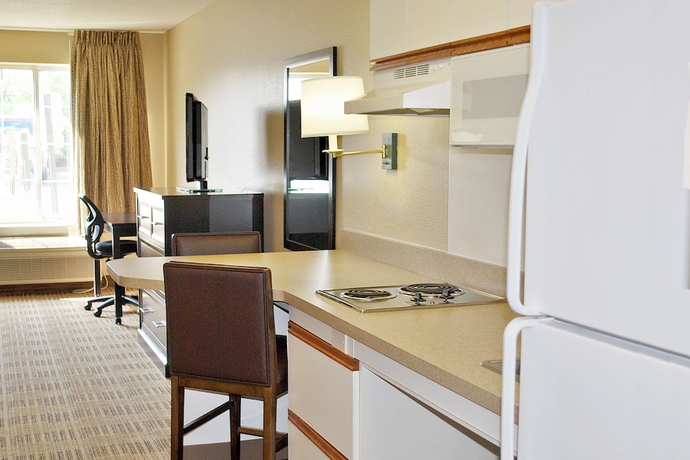 Extended Stay America - St. Louis - Westport - Central 49/62