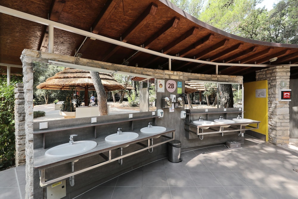 Pine Beach Pakostane 9/50
