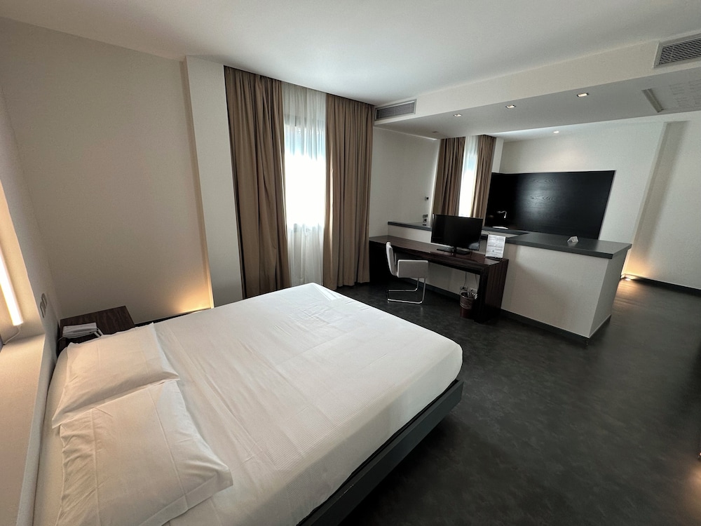 Private, Bungalow, Triple, King Bed