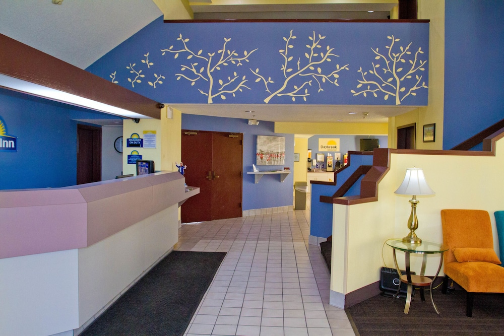 Days Inn By Wyndham Blue Springs 7/29