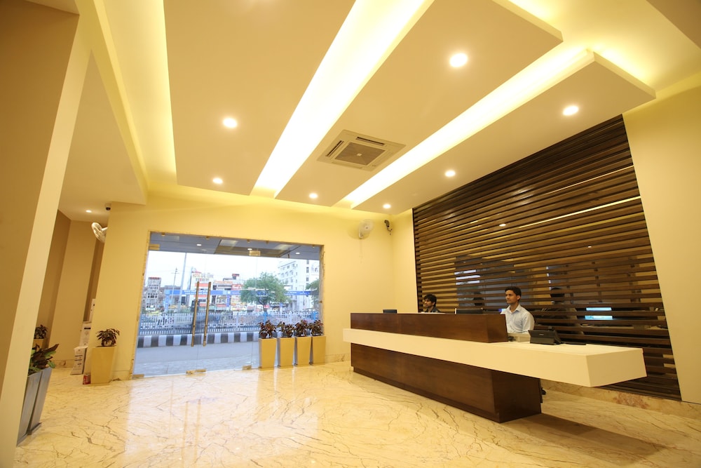 Le ROI Raipur 4/33