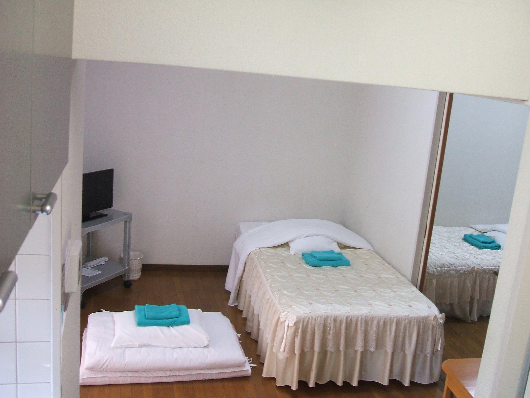 Type C, Standard, Twin Beds