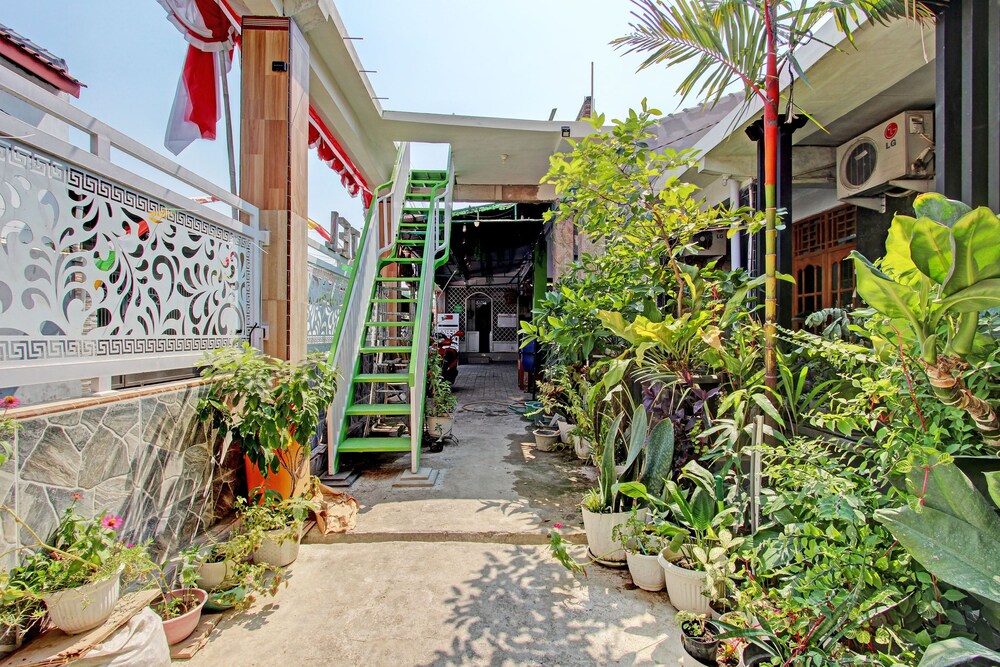 Hotel O Hotel New Tirken in TEGAL