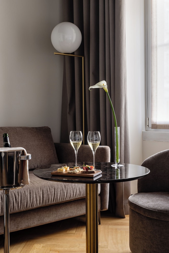 Continentale Hotel 43/66