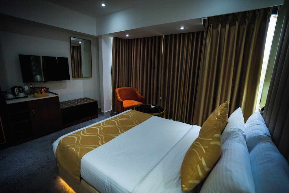 Unique Regency Hotel Dhaka 15/65