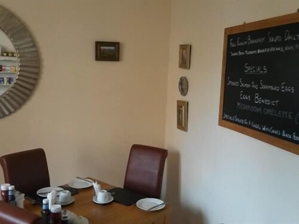 The Wilton Guest House 39/50