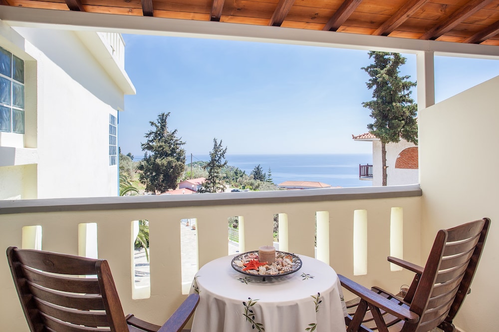 Stafylos Suites Boutique Hotel 30/50