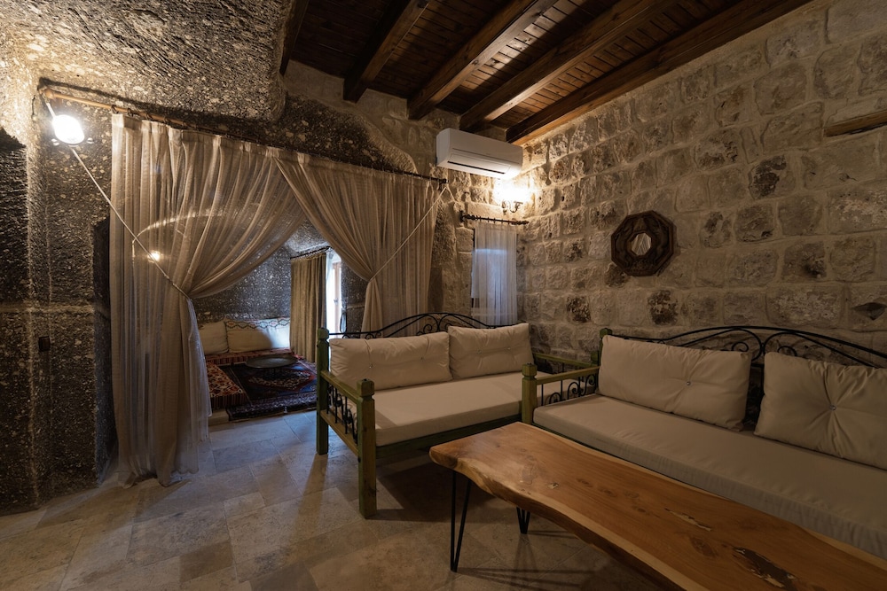 Grand Cave Suites 29/50