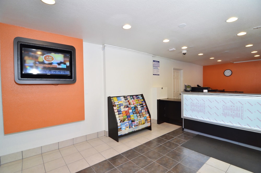 Lobby at Motel6 Palm Springs, CA - East - Palm Canyon, PALM SPRINGS - CA
