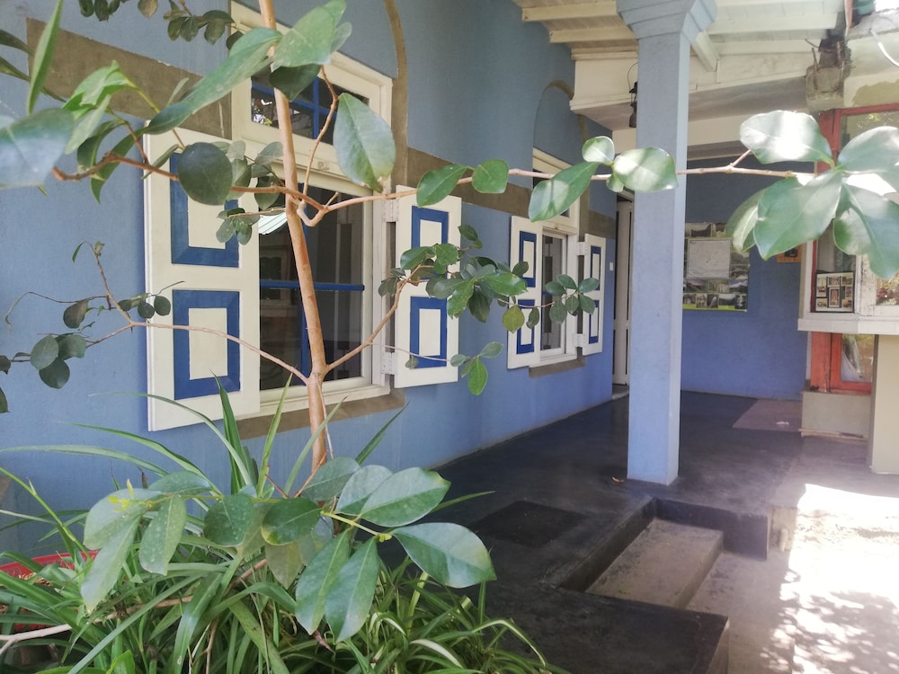 Tea Garden Holiday Inn 7/30