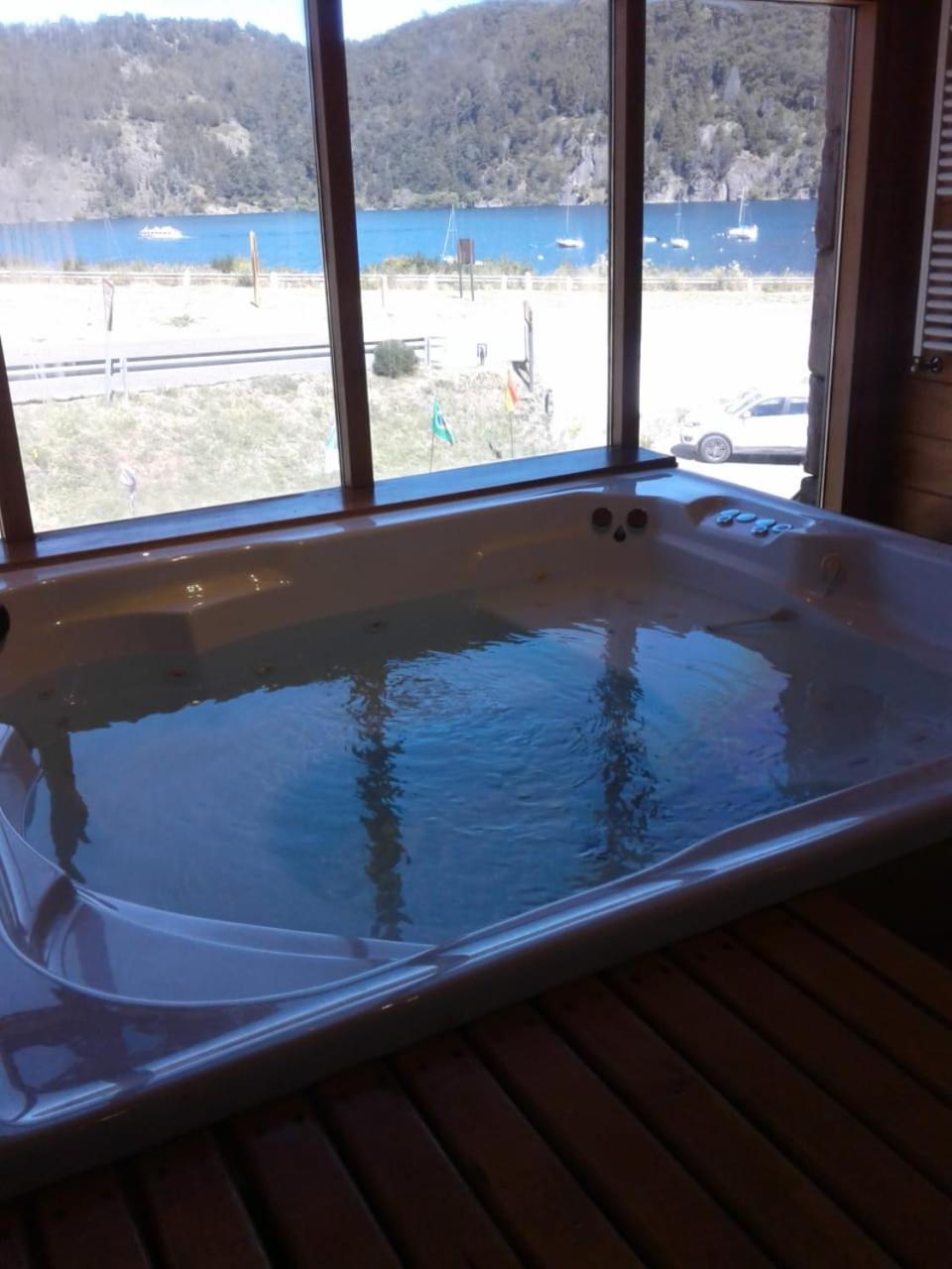 Cabanas del Lacar San Martin de los Andes 6/18