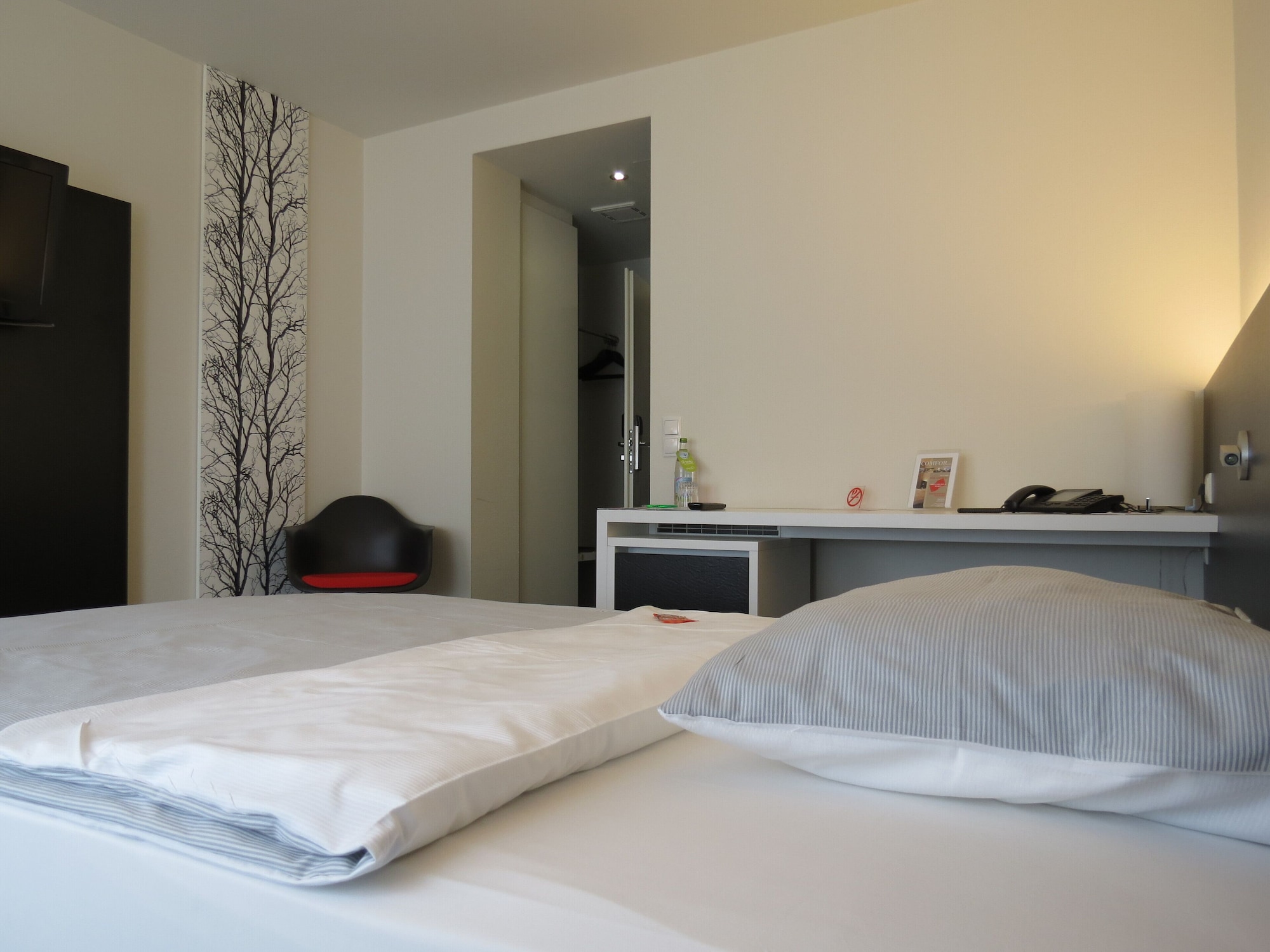 غرفة كومفورت مفردة، Comfor Hotel 8/12