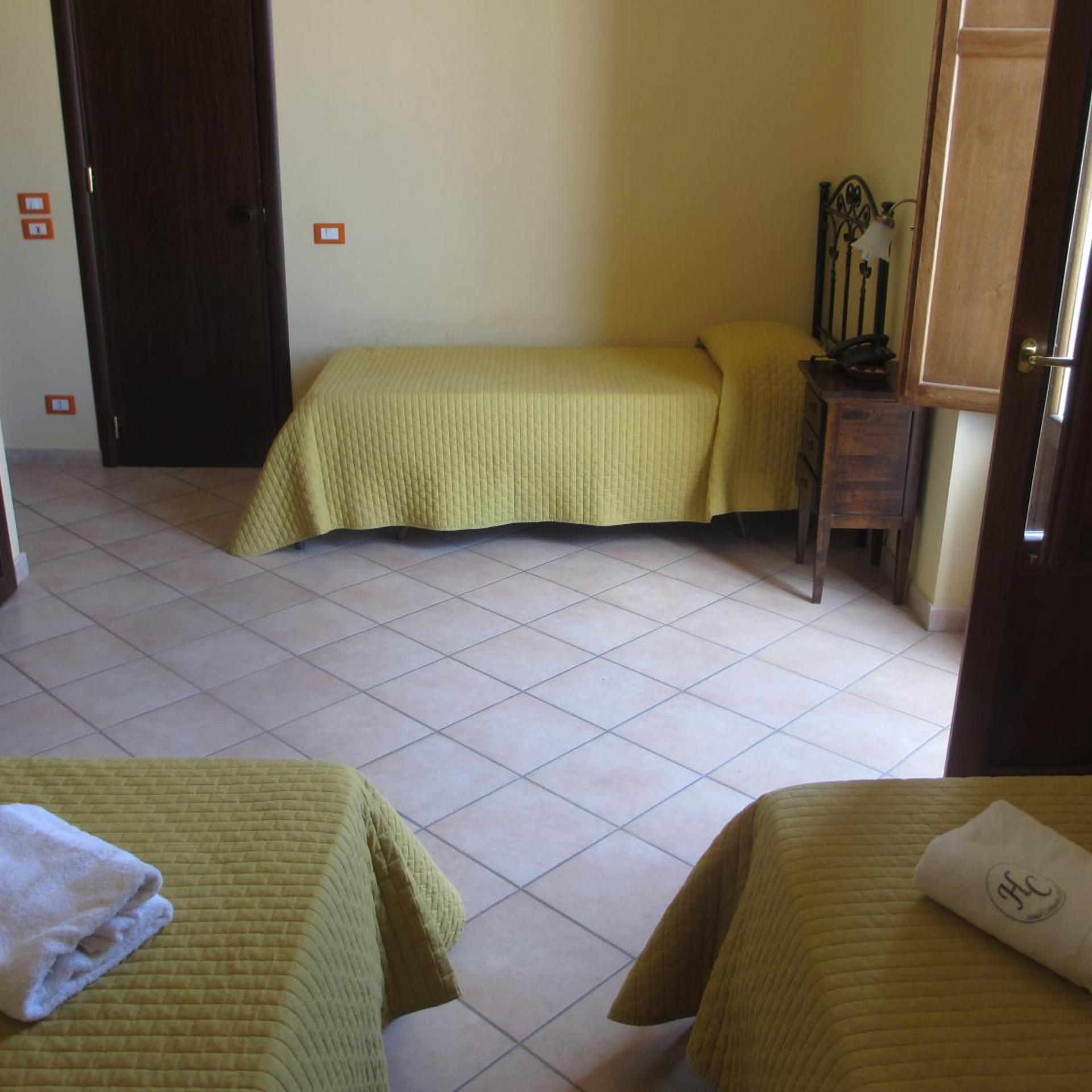 ROOM, TRIPLE