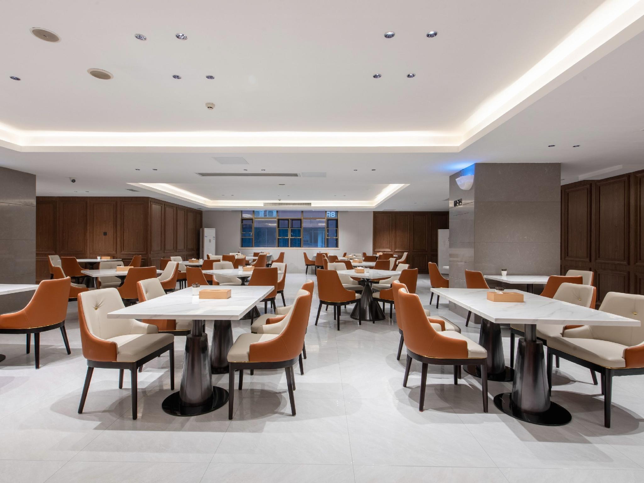Vienna International Hotel Guangzhou Airport 50/55