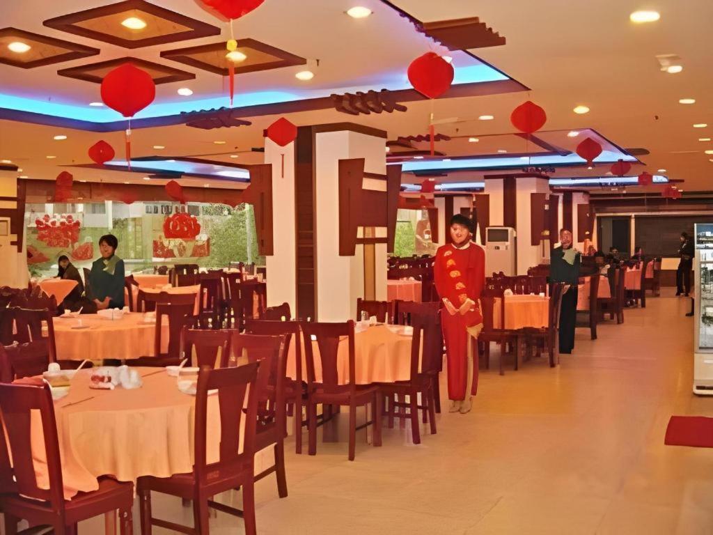 Outsky Hotel 41/50