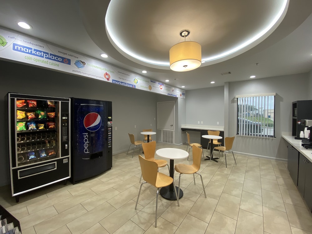 Studio6 Suites Texas City, TX – I-45 South 29/35