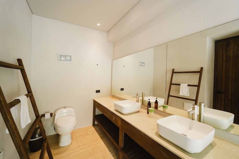 Naio Hotel 44/50