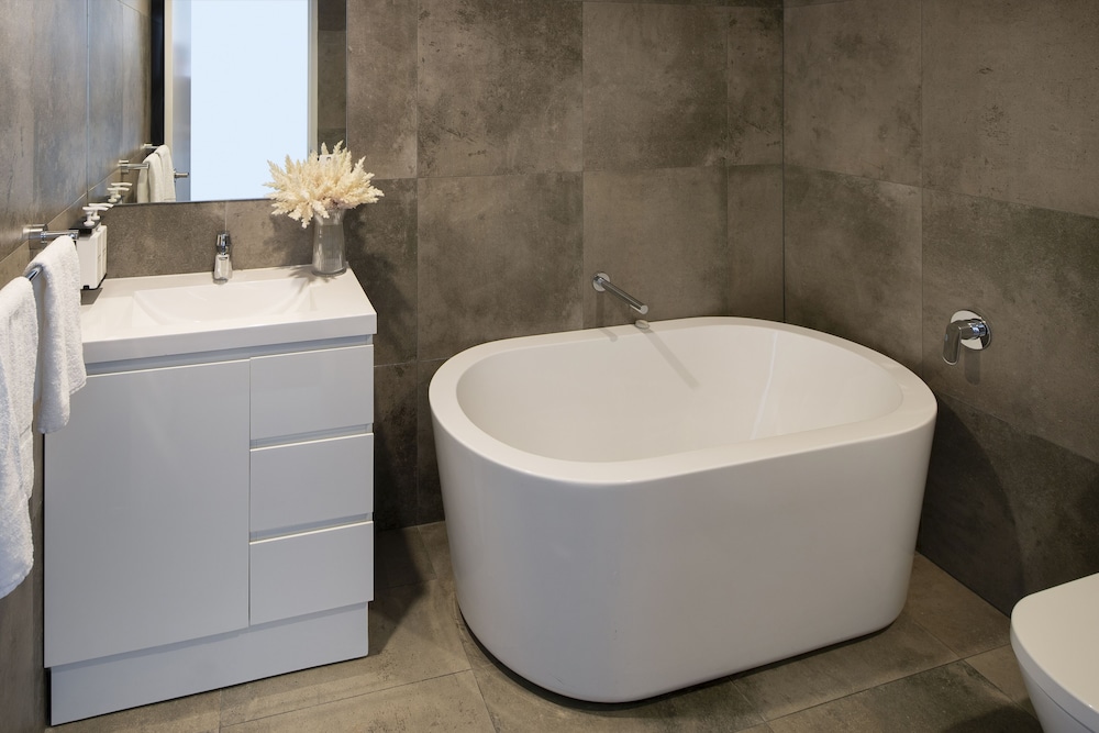 VERIU SUITES CAMPERDOWN 53/54